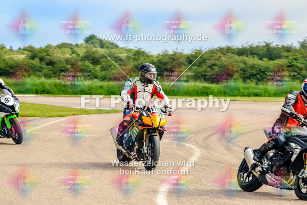 MotoTeam-8166 | Hier findet Ihr Bilder von Touristenfahrten auf der Nürburgring Nordschleife oder von anderen Veranstaltungen die ich besucht habe. Viel Spass beim Durch Schauen 