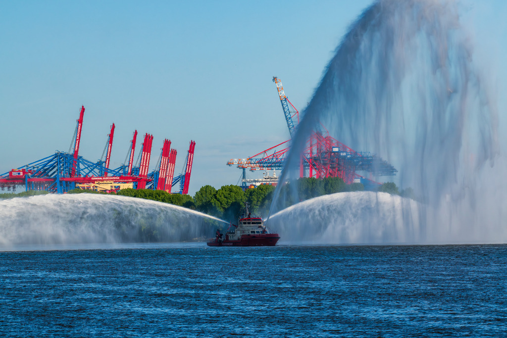 2025_05_11_HH-TEUFELSBRUECK-836 HAFENGEBURTSTAG_MCP8196 | Hochwertig gedruckte Fotografien für die Wand, als Kalender und zum Verschenken. Hamburg & Norddeutschland und überall wo ich mit der Kamera unterwegs war.