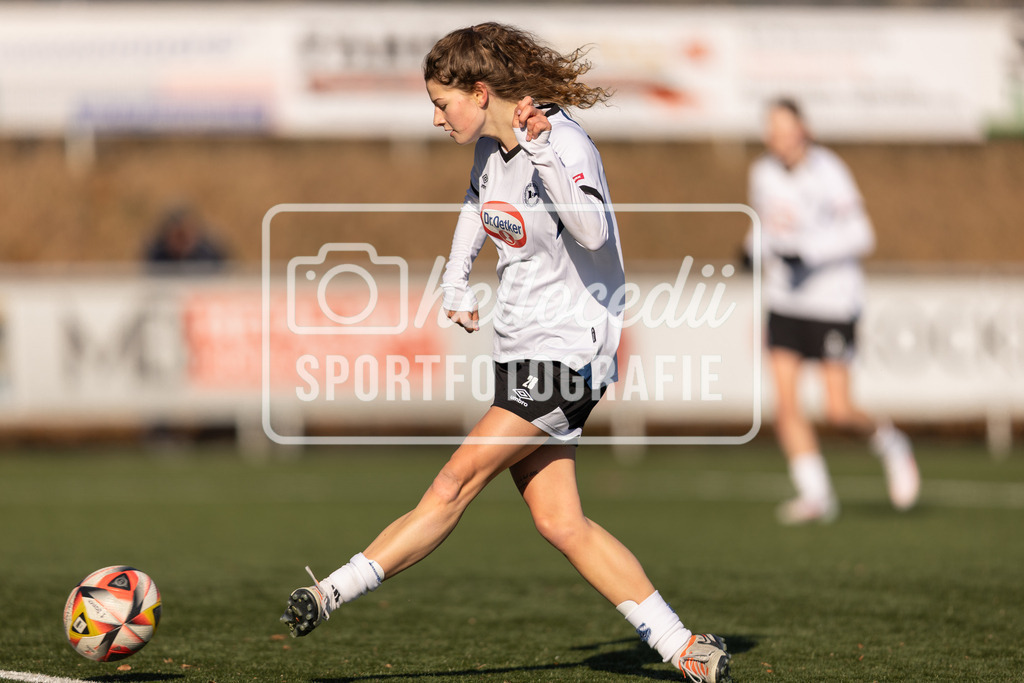 Fußball I Frauen I Saison 2025-2026 I Testspiel I BW Hollage - DSC Arminia Bielefeld I 15.02.2026-112 | Hannah Wehmeyer (28, DSC Arminia Bielefeld) - Realisiert mit Pictrs.com