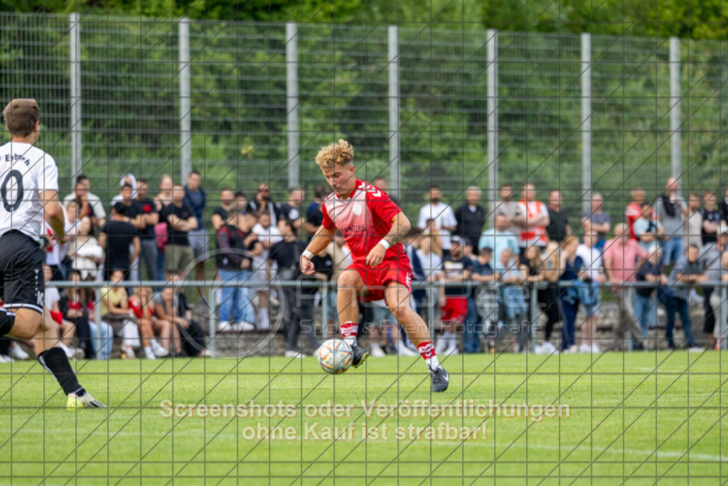 20250616_184752_0281 | #,  TV Eybach (weiß) vs. 1.FC Donzdorf II (rot), Fussball, Entscheidungsspiel 3 in Kreisliga A3 - Bezirk Neckar/Fils, Saison 2024/2025, Rasensportplatz, Staufenecker Str. 41, 73084 Salach, 16.06.2025 - 18:30 Uhr,Foto: PhotoPeet-Sportfotografie/Peter Harich