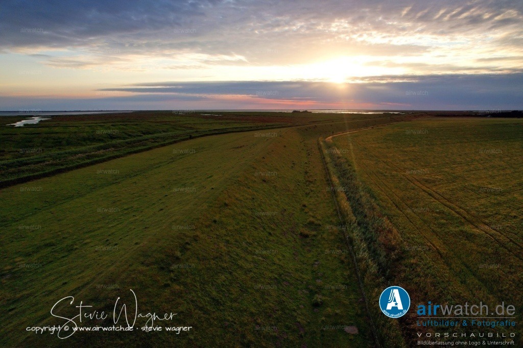 HattstedterKoog  & BeltringharderKoog | Entdecken Sie atemberaubende Luftbilder und Fotografien auf airwatch.de - Tauchen Sie ein in eine Welt voller faszinierender Aufnahmen aus der Vogelperspektive.