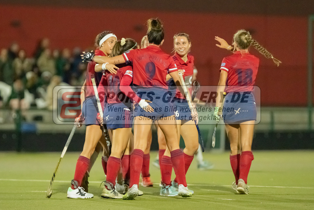 HK_20220916_109892 | 1. Bundesliga Damen Düsseldorfer HC - Uhlenhorst Mülheim am 16.9.2022 DHC Düsseldorf, Düsseldorf , #d9 , Elisa Gräve ( Düsseldorfer HC #26 ) , Sophia Schwabe ( Düsseldorfer HC #18 )