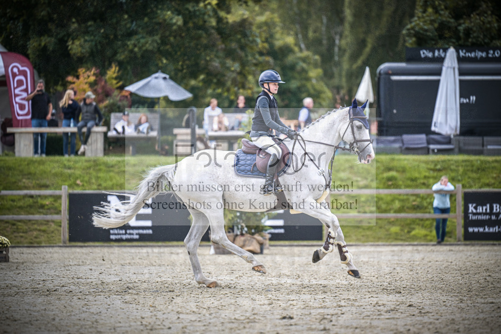 DOS_1004 | Entdecke hochwertige Reitturnierfotos von Foto Oger. Professionell, emotional und authentisch – jetzt Lieblingsmomente im Shop bestellen.Deutschlandweite Turnierfotografie. - Realisiert mit Pictrs.com