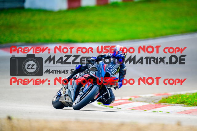 MaZZes_FotoMatrix_240910_6007705_7566 | GELB