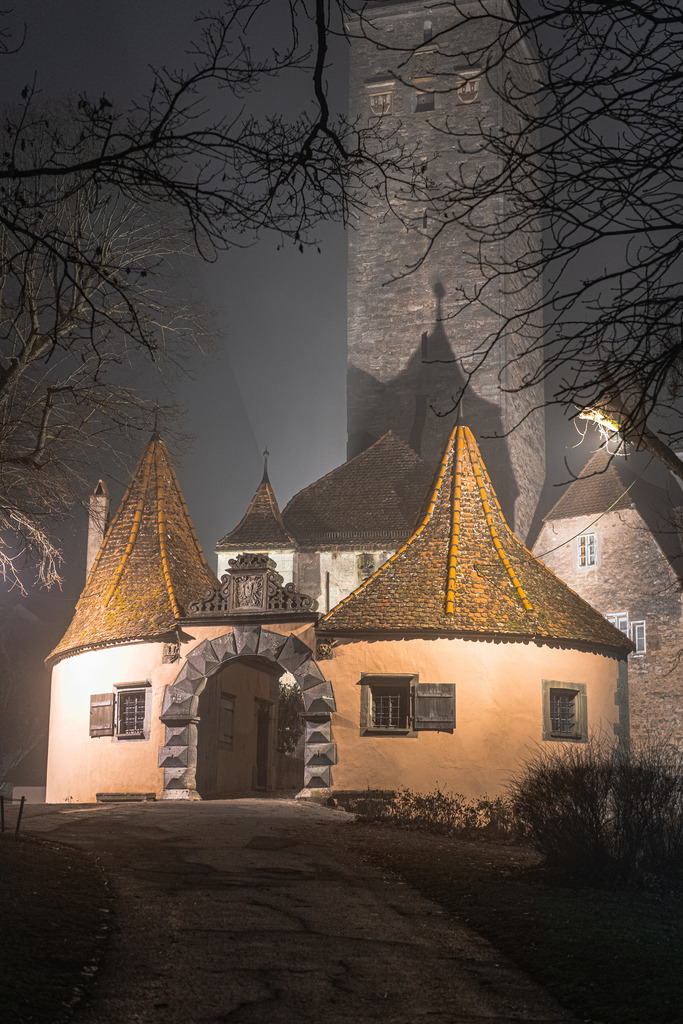 DSC06955 | Rothenburg ob der Tauber. Nur hier gibt es Exklusive und passend zur Jahreszeit Ihr Wandbild, T-Shirt, Tasse und alles was das Rothenburg Herz begehrt. - Realisiert mit Pictrs.com