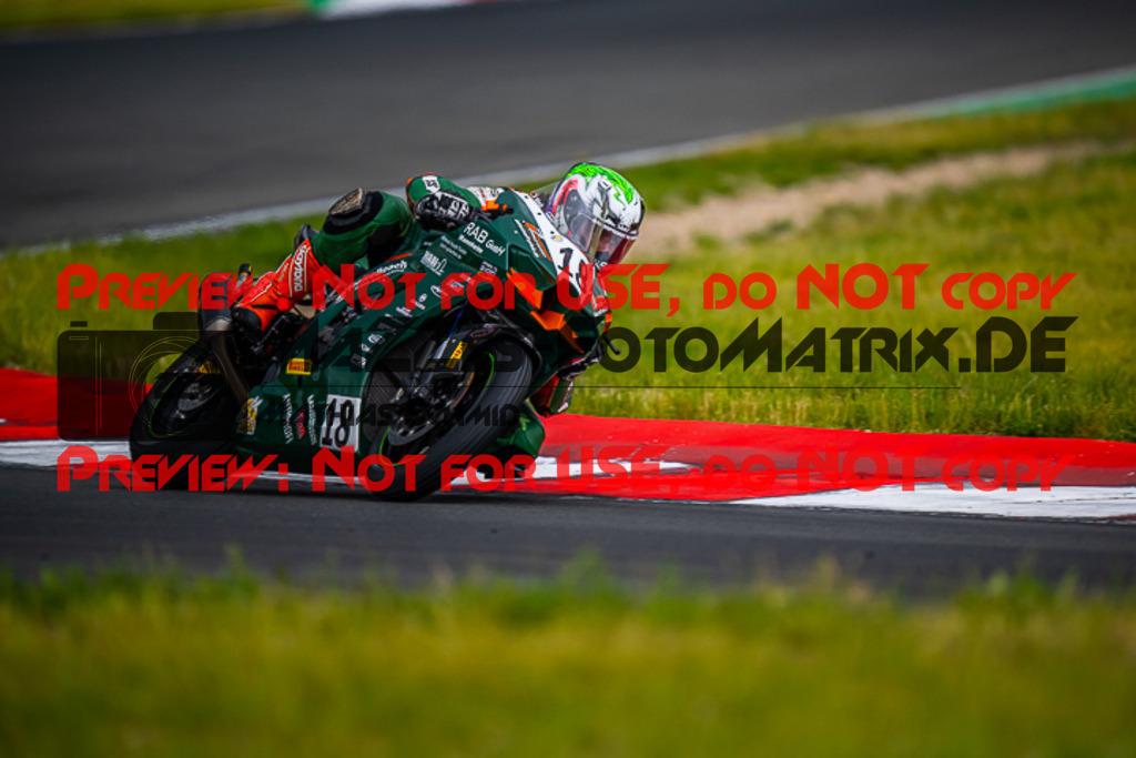 MaZZes_FotoMatrix_220521_1774 | Fotograf Mathias Schmid
Sportfotograf,
Eventfotograf,
Hochzeitsfotograf,
Portraitfotograf