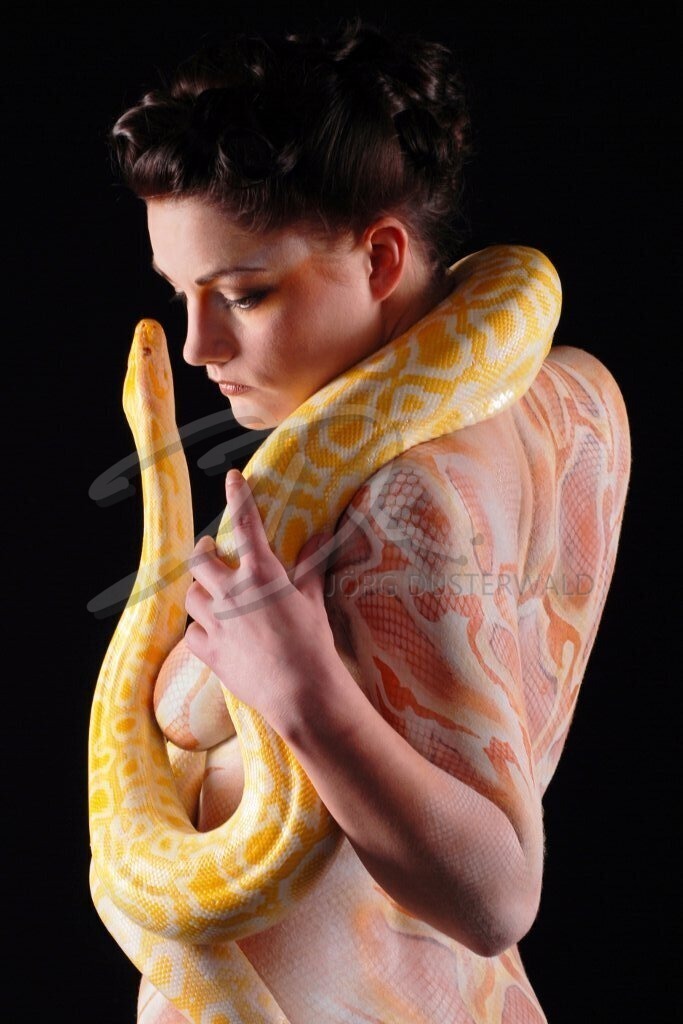 AnimalArt-SNAKE_7218 | #002 | Modell: Janina | Foto: Thorsten Ohmacht - Realisiert mit Pictrs.com