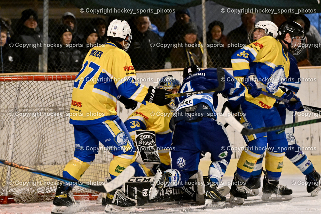 ELV Zauchen vs. EC Tigers Paternion  | #27 Dreier Christopher ELV Zauchen, #32 Fertani Karim ELV Zauchę, #14 Tschurnig Daniel EC Tigers Paternion, #30 Müller Samuel ELV Zauchen, ELV Zauchen vs. EC Tigers Paternion , ELV Zauchen vs. EC Tigers Paternion  am 02.01.2025 in Eisoval Zauchen (Stadthalle Villach), Austria, (Photo by Bernd Stefan)