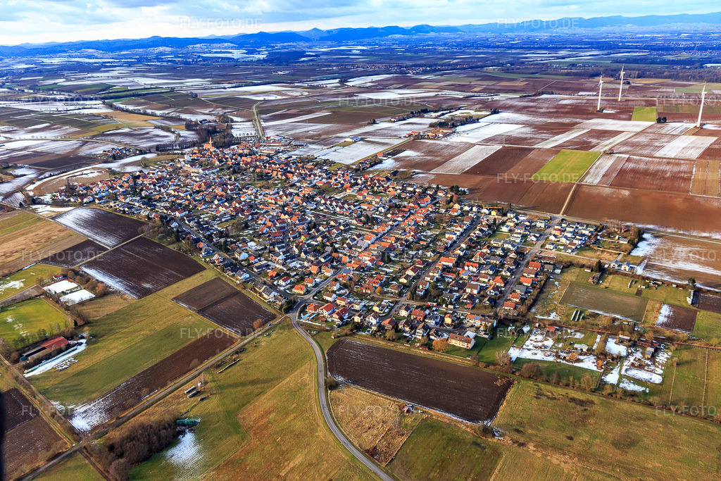 Luftbild: Dorfübersicht im Winter mit wenig Schnee aus Südosten in Minfeld im Bundesland Rheinland-Pfalz in Deutschland. Foto: IMG_096325.jpg vom 15.01.2017 durch Werner Riehm/FLY-FOTO.de