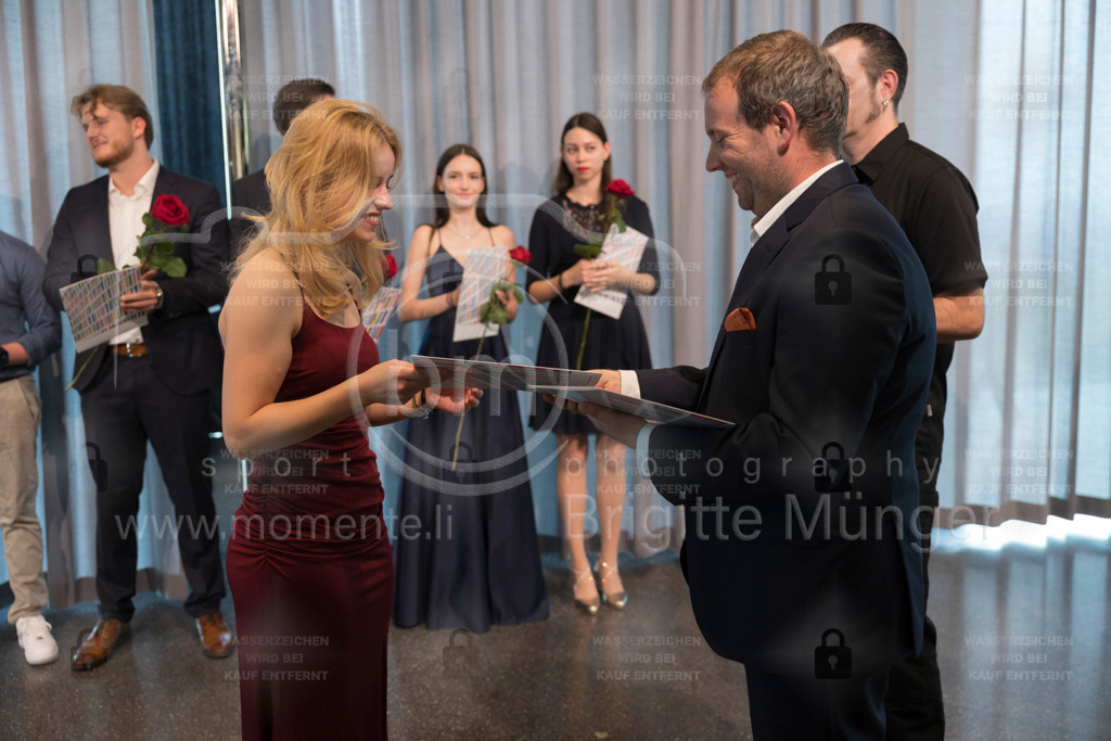 FeusiDiplomfeier_R6OO3027 | Brigitte Münger / bmsportphotography - Realisiert mit Pictrs.com