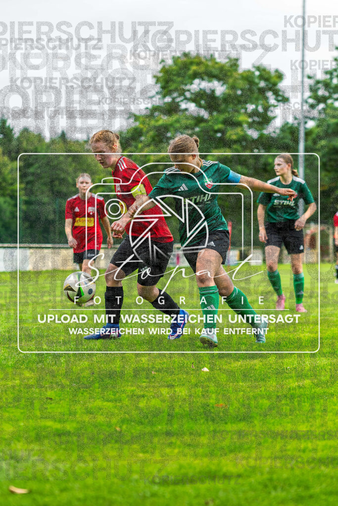 260919-MTVSCT-0042 | v.l. Vanessa Olk (MTV Soltau #14), Kimberly Lara Oelfke (SC Tewel #2); Kreisliga Damen ROW - MTV Soltau vs. SC Tewel am 19.09.2026 in Sportpark Ost, Soltau - Realisiert mit Pictrs.com