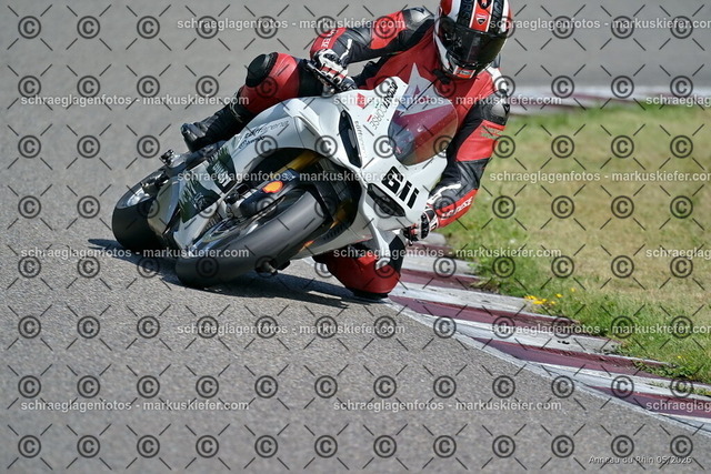 26BT02-1128 | markuskiefer.com - Realisiert mit Pictrs.com