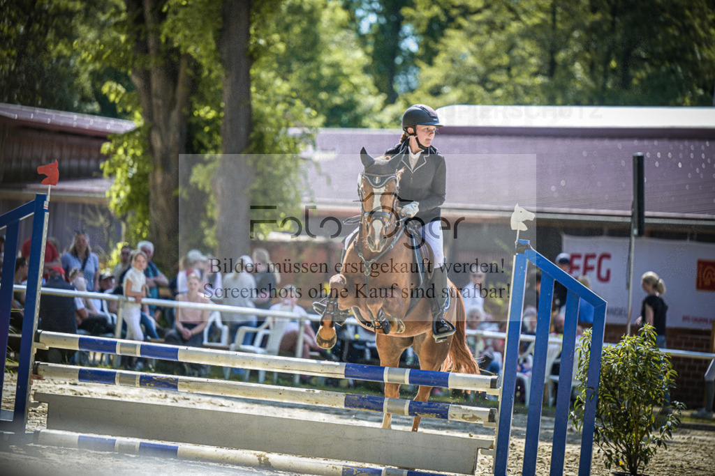 DOS_1542 | Entdecke hochwertige Reitturnierfotos von Foto Oger. Professionell, emotional und authentisch – jetzt Lieblingsmomente im Shop bestellen.Deutschlandweite Turnierfotografie. - Realisiert mit Pictrs.com