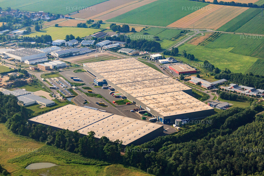 Luftbild: Industriegebiet Horst, Zufall Logistikcenter im Ortsteil Minderslachen in Kandel im Bundesland Rheinland-Pfalz in Deutschland. Foto: IMG_50943.jpg vom 04.07.2012 durch Werner Riehm/FLY-FOTO.de