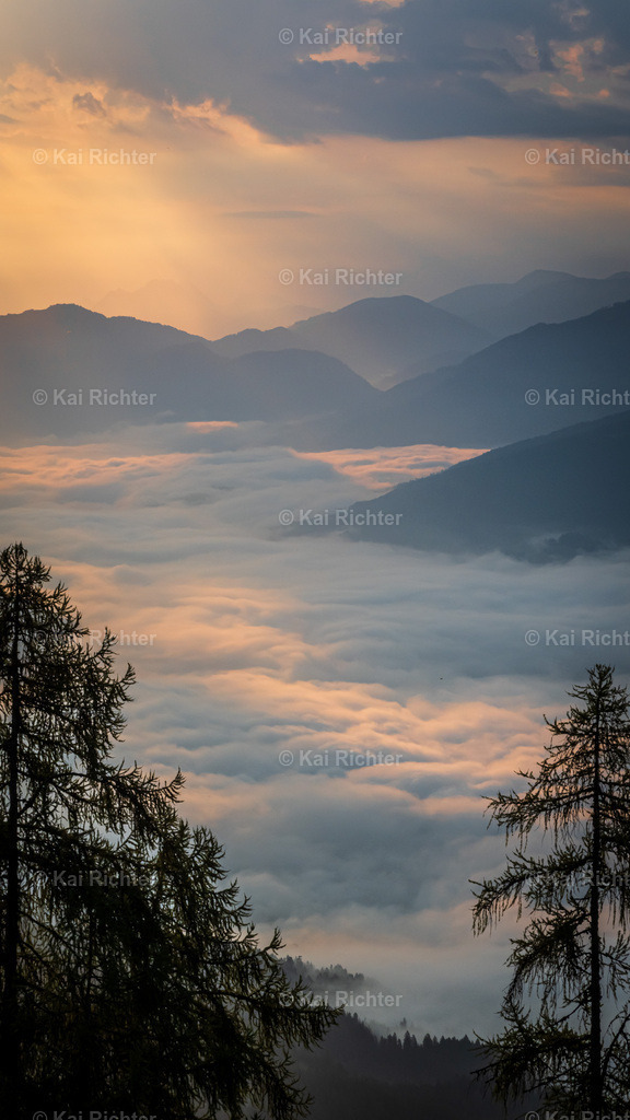 Wolken im Ennstal | KRmoments und SPORT.KRmoments.de - Realisiert mit Pictrs.com