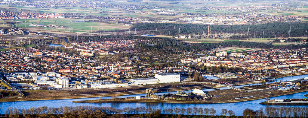 Luftbild: Panorama - Perspektive Kaianlagen und Schiffs- Anlegestellen am Hafenbecken des Rheinauhafen des Rhein im Ortsteil Rheinau in Mannheim im Bundesland Baden-Württemberg in Deutschland. Foto: IMG_10133P.jpg vom 29.03.2008 durch Werner Riehm/FLY-FOTO.de