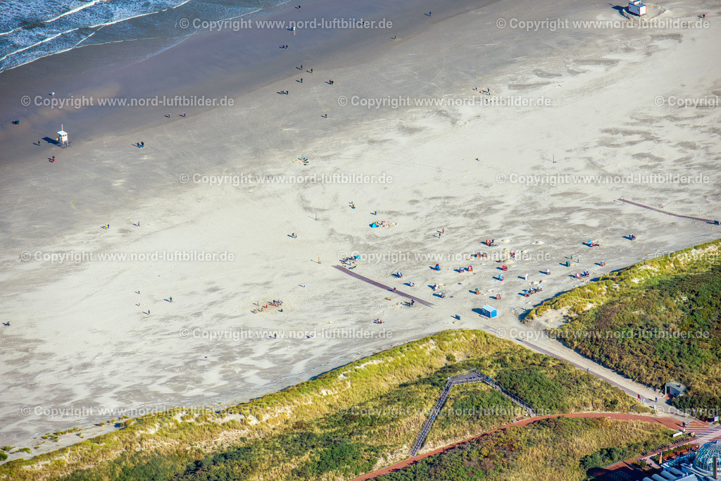 Juist_Strand_ELS_5746091022 | JUIST 09.10.2022 Sandstrand- Landschaft an der Nordsee in Juist im Bundesland Niedersachsen. // Beach landscape on the North Sea in Juist in the state Lower Saxony. Foto: Martin Elsen