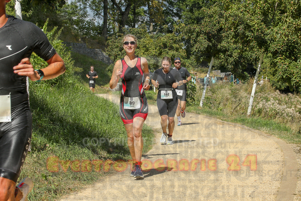 250824_1234_EX1_9818 | Sportfotografie im Rhein-Sieg Kreis, Köln, Bonn, NRW, Rheinland Pfalz, Hessen, etc. Unser Tätigkeitsfeld umfasst den Laufsport vom Volkslauf über den Marathon, Duathlon, Triathon bis zum Ultralauf wie Kölnpfad Ultra oder Schindertrail.