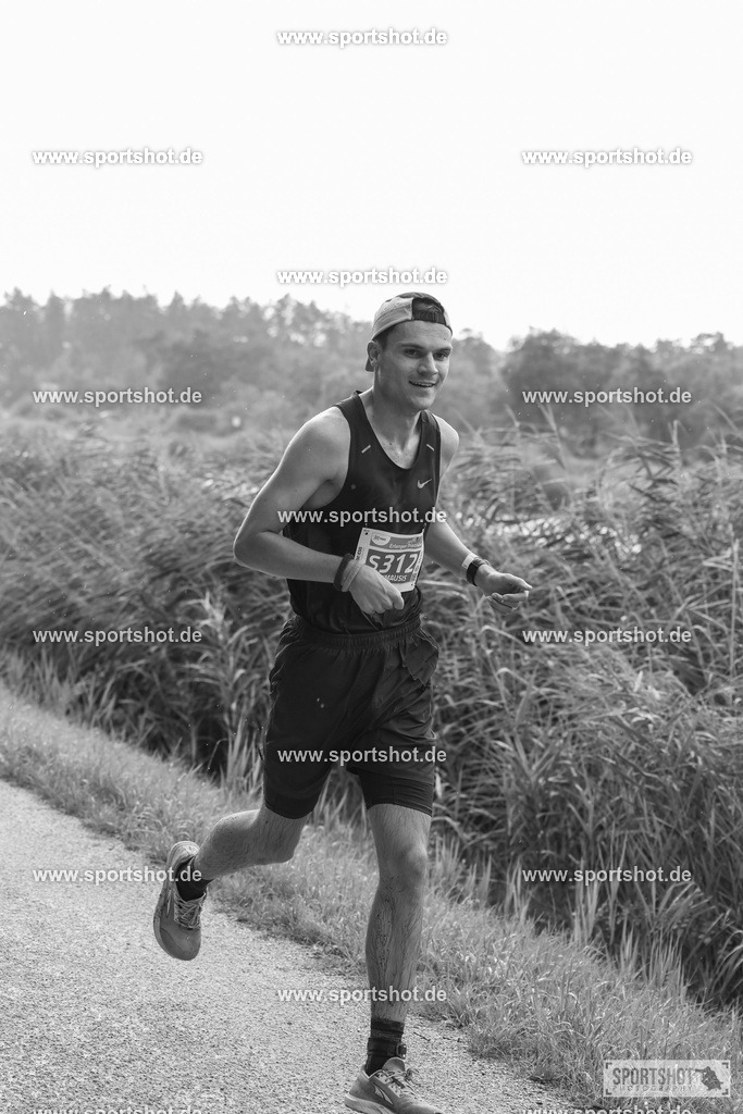 LUR_1125 | 34. M-net Erlanger Triathlon 2025 #erlangertriathlon  #mnettriathlon2025 #mnettriathlon #team #olympischedistanz #mitteldistanz #triathlon #maindonaukanal  #erlangertriathlon2025 #yourpictrs #tv1848 #tv1848erlangen  #triathlonbayern #sportinerlangen #demsportverbunden #sportshot_your_pictrs Copyright: www.sportshot.de