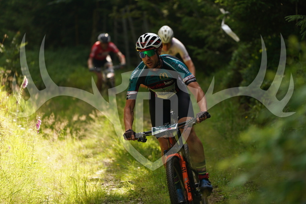 A9_05765 | Fotogalerie der Treibjagd im Dunkelwald - Dein MTB Etappenrennen im Erzgebirge - Realisiert mit Pictrs.com