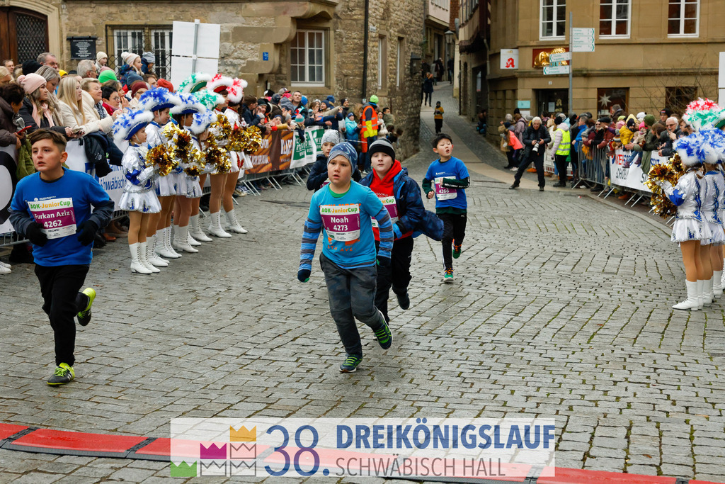 400m AOK Junior Cup | 3 Koenigslauf 2024 400m AOK Junior Cup - Realisiert mit Pictrs.com