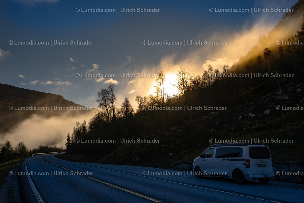 10047-10049 - In der Region Sognefjord - Norwegen | Stockfoto und Bilderpool mit Bildmaterial aus Deutschland, dem Harz, Halberstadt, Quedlinburg, Wernigerode und weltweit. Qualitativ hochwertige und professionelle Fotos anschauen und kaufen. - Realisiert mit Pictrs.com