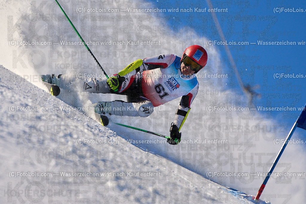 ALP4135_MASTERS-Cup_GS-A Herrn_Welzig Florian | (C)FotoLois.com, Alois Spandl. FIS Masters-Cup Wildschönau, Giant Slalom auf der Piste Schatzberg GS, Siegerehrung auf dem Dorfplatz Niederau, Sa 13. Januar 2024.