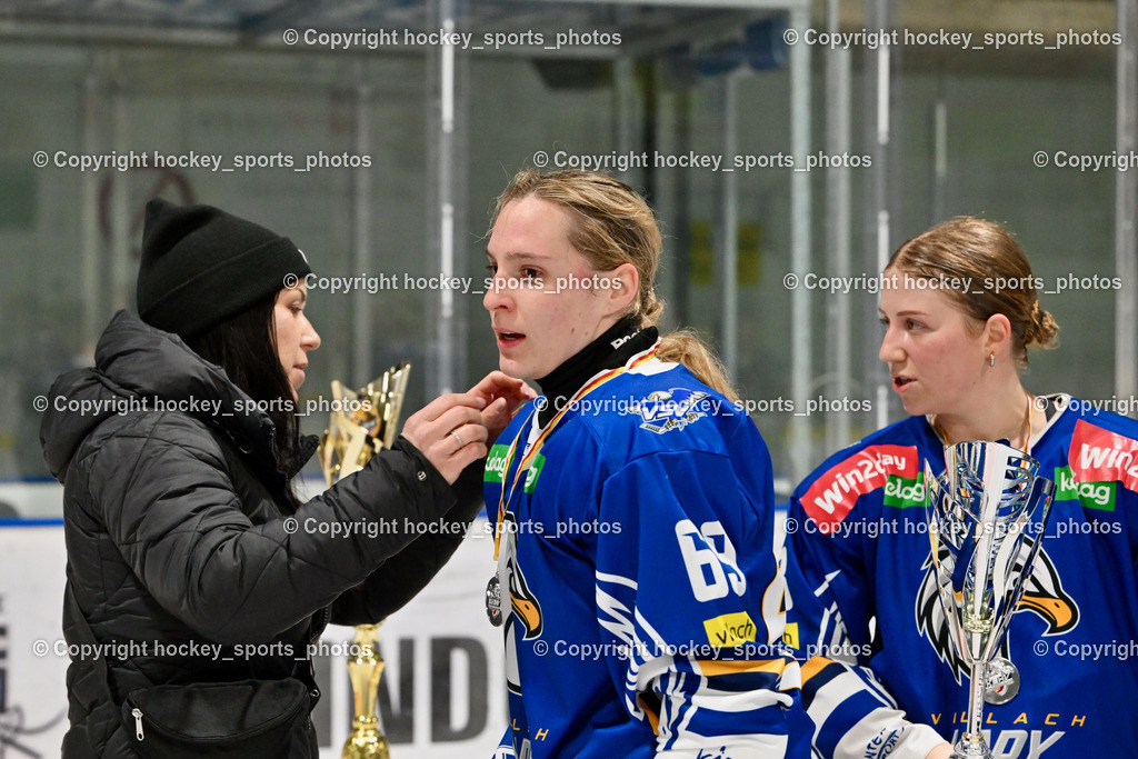 WILDCATS PATERNION & Lady Hawks Siegerehrung-Meisterfeier | Medailienübergabe, #69 Fuchs Sofia LADY HAWKS, KEHV-Damenreferentin Sabine Huber, WILDCATS PATERNION &amp; Lady Hawks Siegerehrung-Meisterfeier, WILDCATS PATERNION &amp; Lady Hawks Siegerehrung-Meisterfeier am 12.03.2025 in Steindorf (Ossiachersee Halle), Austria, (Photo by Bernd Stefan)