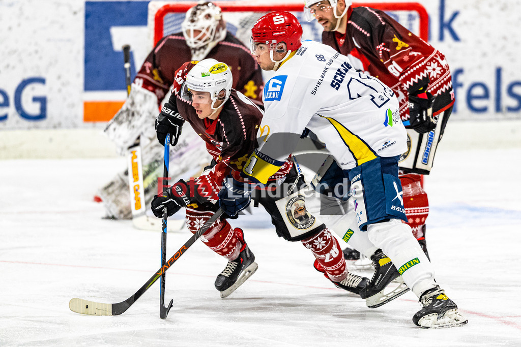 Bayernliga Eishockey, TSV Peißenberg Miners gegen den ERV Schweinfurt am 11.12.22 in Peißenberg | Bayernliga Eishockey, TSV Peißenberg Miners gegen den ERV Schweinfurt am 11.12.22 in Peißenberg