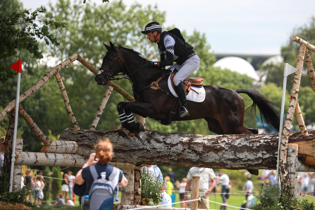 00_Vielseitigkeitsreiter_04 | Bildergalerie von Sport-Ereignissen aber auch von weiteren spannenden Dingen - nicht nur vom Niederrhein. In Anlehnung an den bekannten Spruch von Hanns Dieter Hüsch heißt das Motto: "Niederrhein ist überall".  - Realisiert mit Pictrs.com