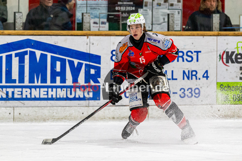 TSV Peißenberg Miners vs ESC Kempten SHARKS | Eishockey Bayernliga 2023/2024, TSV Peißenberg Miners vs ESC Kempten SHARKS, 20240121,
Ryan MURPHY (Miners 15) in Aktion,
2024-01-21 in Peißenberg (Eisstadion)
15 Ryan MURPHY (Miners 15)
Copyright: WolfgangxLindner foto-lindner.de