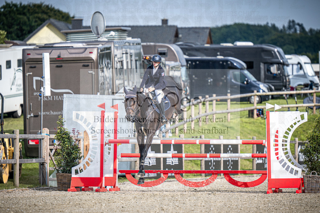 DOS_4394 | Entdecke hochwertige Reitturnierfotos von Foto Oger. Professionell, emotional und authentisch – jetzt Lieblingsmomente im Shop bestellen.Deutschlandweite Turnierfotografie. - Realisiert mit Pictrs.com