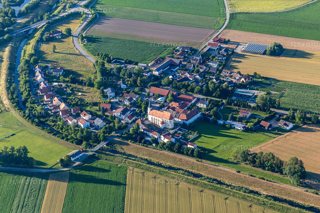 Luftbild: Unterzeitldorn im Ortsteil Unterzeitldorn in Straubing im Bundesland Bayern in Deutschland. – Foto: IMG_133215.jpg vom 03.07.2022 durch Werner Riehm/FLY-FOTO.de – Auflösung des Originals: 5472 x 3648 px – Stadt Straubing