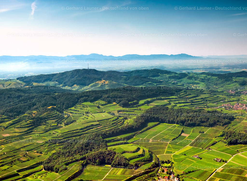 2700033 | Blick über den Kaiserstuhl in Richtung Süden auf den Schwarzwald