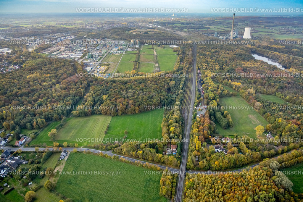 Bergkamen221013196 | Luftbild, Beverwald, Herbstwald, Anbindung Parkplatz Werner Straße, Kraftwerk Bergkamen, Bahnlinie, Overberge, Bergkamen, Ruhrgebiet, Nordrhein-Westfalen, Deutschland
