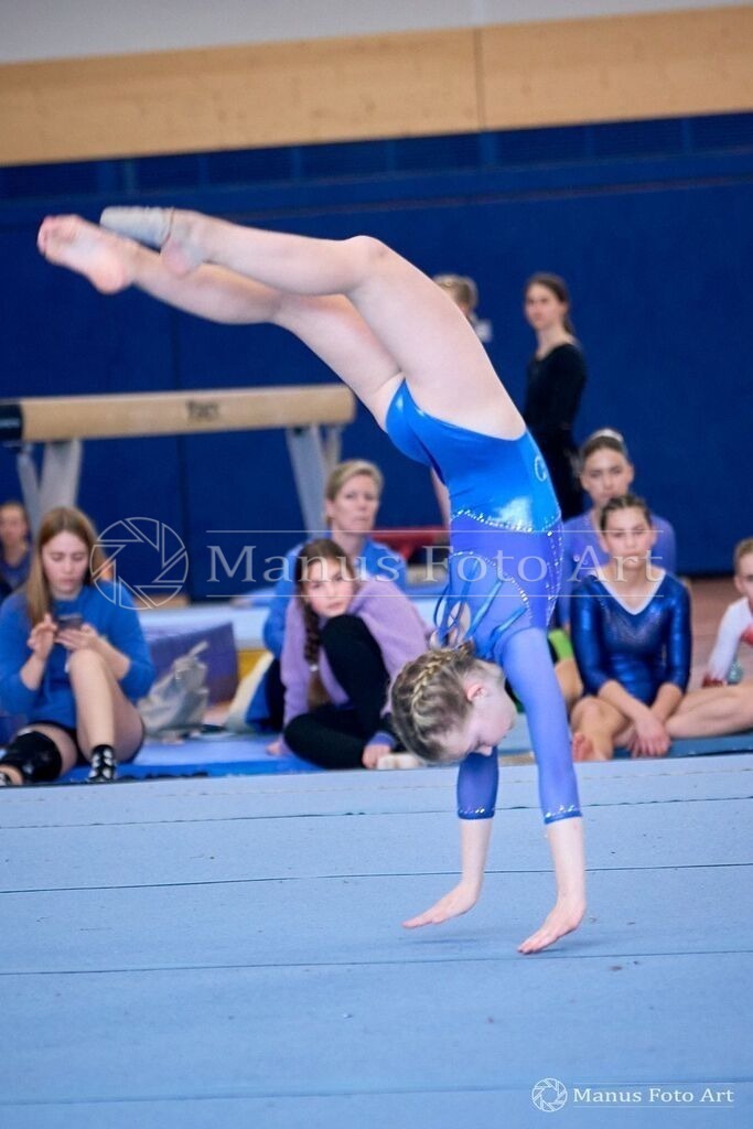 2024-04-19-1-2-B-DSC01874 | Professionelle Sportfotografie in Hamburg, Schleswig-Holstein und Niedersachsen – spezialisiert auf Rhönrad, Geräteturnen, Leistungsturnen und rhythmische Sportgymnastik. Bundesweite Begleitung von Rhönrad-Events. Jetzt Sport-Fotos - Realisiert mit Pictrs.com