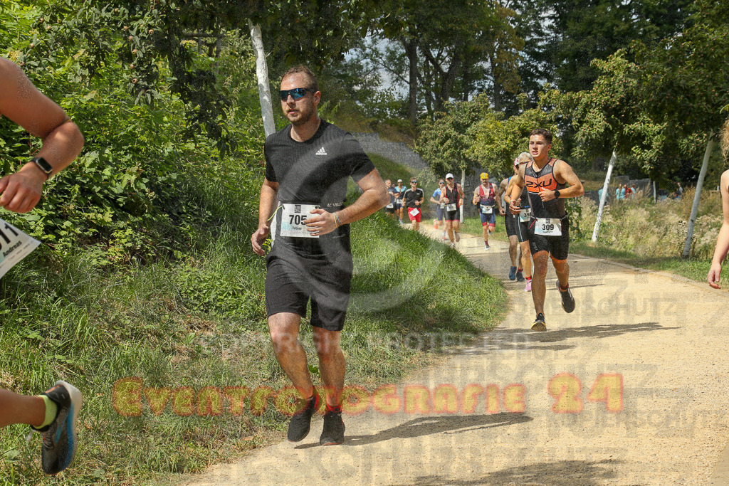 250824_1342_EX1_3279 | Sportfotografie im Rhein-Sieg Kreis, Köln, Bonn, NRW, Rheinland Pfalz, Hessen, etc. Unser Tätigkeitsfeld umfasst den Laufsport vom Volkslauf über den Marathon, Duathlon, Triathon bis zum Ultralauf wie Kölnpfad Ultra oder Schindertrail.