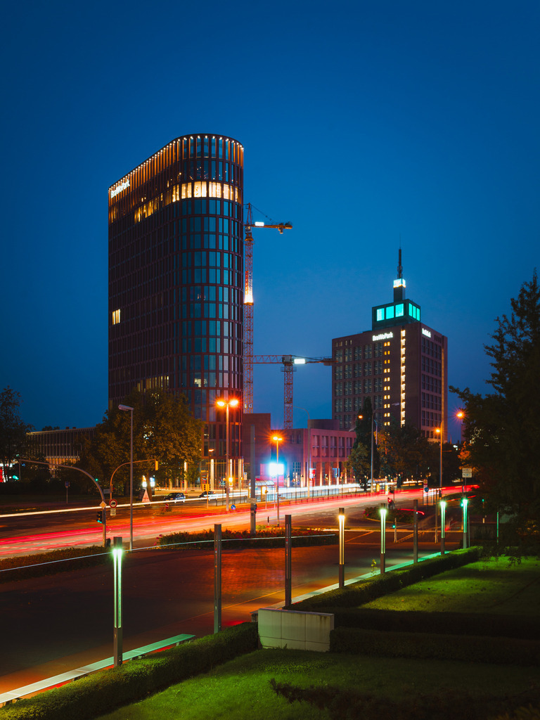 Bahnhofsquartier | Entdecke exklusive Fotokunst aus Braunschweig: Bildband, Leinwände, Postkarten, Kalender, digitale Downloads & Bildlizenzen. Jetzt im offiziellen Beautiful Braunschweig Shop! - Realisiert mit Pictrs.com