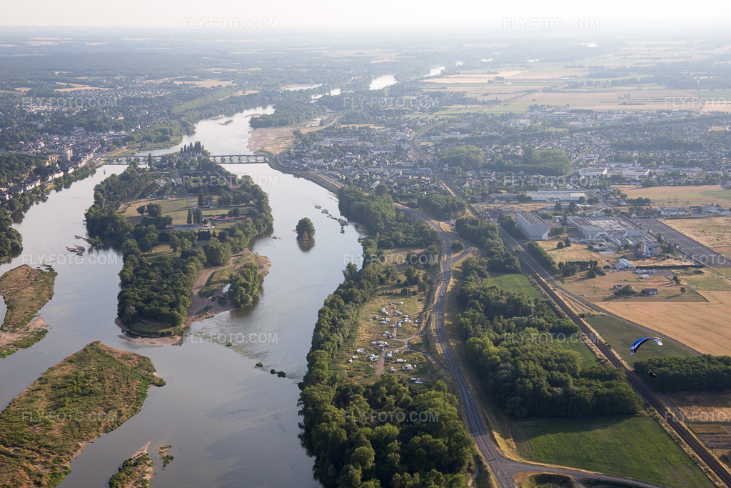 Aerial view: Loire Island in Amboise in the state Indre et Loire, France.Photo: IMG_082406.jpg taken on 06/20/2015 by Werner Riehm/FLY-FOTO.comResolution of the original: 5472 x 3648 px