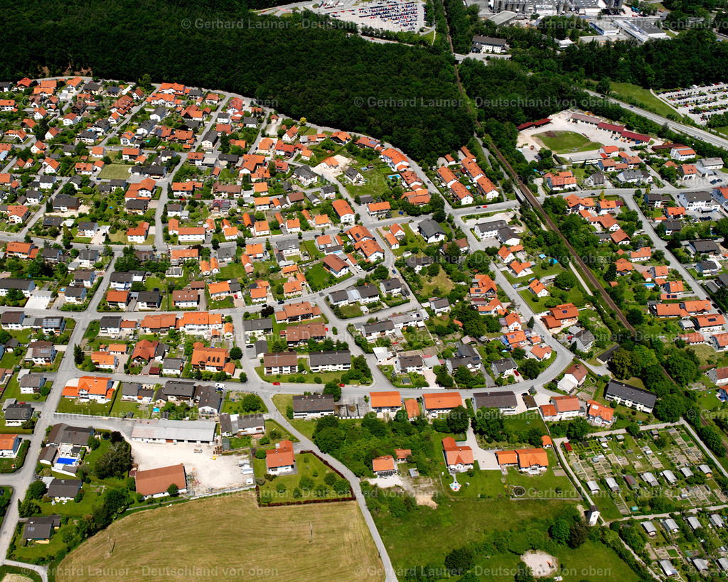 2600505 | GENDORF 09.06.2006 Stadtansicht des Innenstadtbereiches  in Gendorf im Bundesland Bayern, Deutschland // City view on down town  in Gendorf in the state Bavaria, Germany Foto: Gerhard Launer