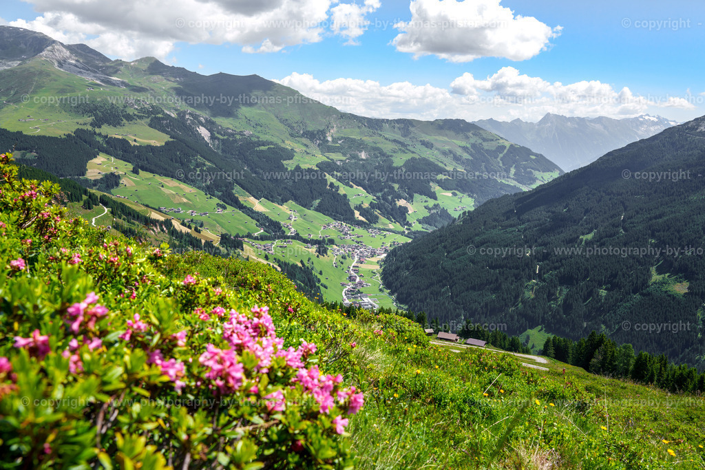 Blick nach Lanersbach copyright  Thomas Pfister-2 | PHOTOGRAPHY BY THOMAS PFISTER