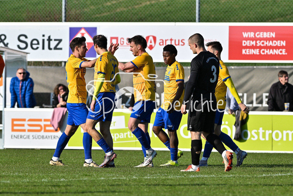 FC Pipinried - TuS Geretsried | Jubel nach 1-0 durch Pipi 30