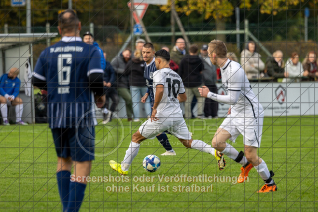 20251019_151052_0127 | #,TV Jahn (blau) vs. TSV Sparwiesen (weiß), Fussball, Kreisliga B10 - Bezirk Neckar/Fils, 09. Spieltag, Saison 2025/2026, Rasensportplatz Jahn, Hohenstaufenstraße 135, 73033 Göppingen, 19.10.2025 - 15:00 Uhr,Foto: PhotoPeet-Sportfotografie/Peter Harich