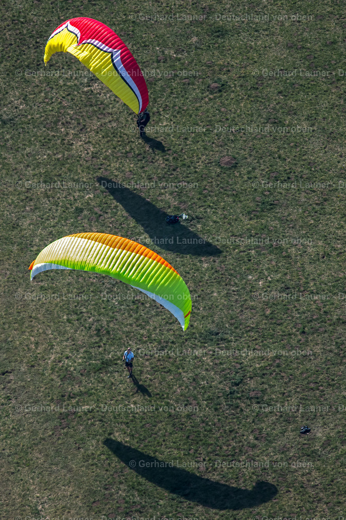 9200085 | Freizeitgestaltung, Paragliding im Landschaftspark Hachinger Tal, Neubiberg, München