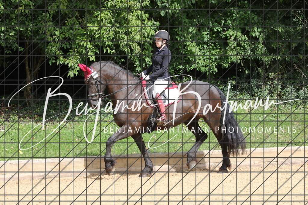 AZ2A2063 | Benjamin Bartmann Photomoments