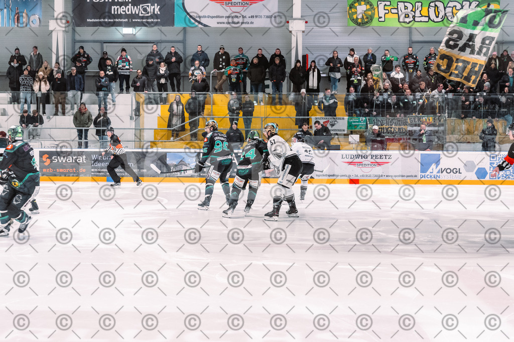 Alligators_vs_Passau_03_12_2025-15 | Höchstadt Alligators Fotogalerie: Eishockey-Action aus Franken. Professionelle Spielfotos, Portraits & Stadionbilder zum Download. Jetzt entdecken! - Realisiert mit Pictrs.com
