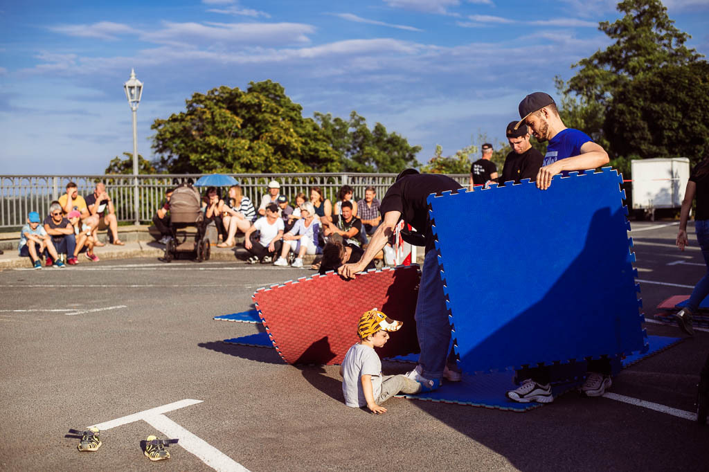 Universal Druckluft Orchester | Das Universal Druckluft Orchester mit Peter Till am Forte Belvedere Leisnig zum Festival Hallo Leisnig 2022. - Realisiert mit Pictrs.com