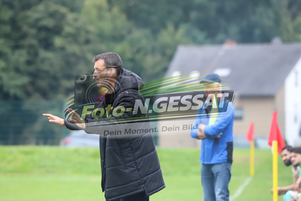 International Bünde - TSV Löhne | Auf dem Bild zu sehen: türkis International Bünde: Temel HopInternational Bünde, TSV Löhne, Saison 25/26, Kreispokal, Muckum, Deutschland - Realisiert mit Pictrs.com