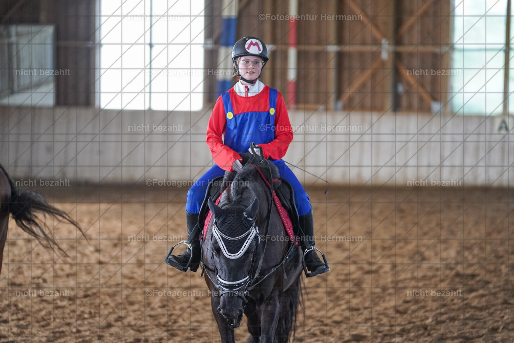 20230917-FAH09761 | Landsberg am Lech, 2023, Kaufbeuren, Kempten, Allgäu, Turnierfotografen Bayern, Fotoagentur Herrmann, Turnierbilder, Reitsport Fotos, Pferdefotograf, Augsburg, Bad Tölz, Dachau, Karlsfeld, Memmingen, Buchloe, Schwabmünchen