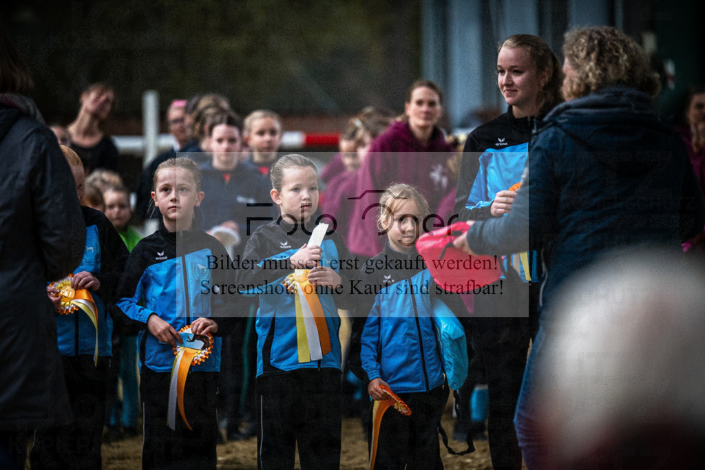 DOS_0152 | Entdecke hochwertige Reitturnierfotos von Foto Oger. Professionell, emotional und authentisch – jetzt Lieblingsmomente im Shop bestellen.Deutschlandweite Turnierfotografie. - Realisiert mit Pictrs.com